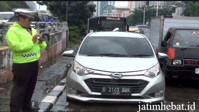 Kisah Pengemudi Mobil yang Meninggal Saat Terjebak Macet dan Banjir Grogol